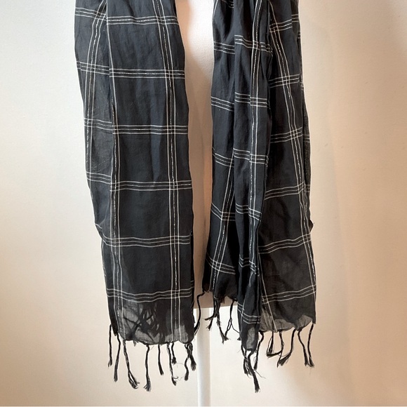 Scarf - Picture 2 of 3